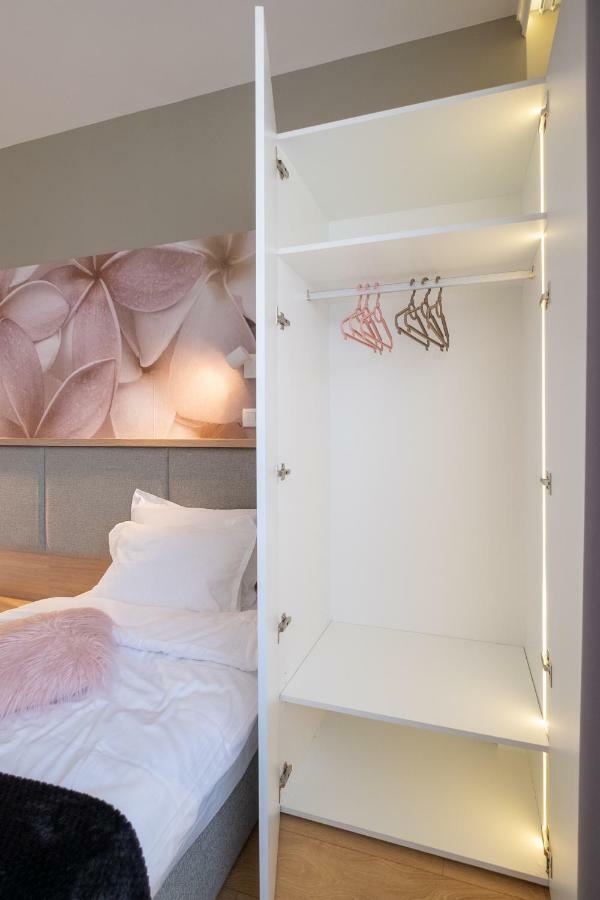 Vitosha Blvd Luxury 2-Bedroom, 2-Bathroom With Balcony Софія Екстер'єр фото