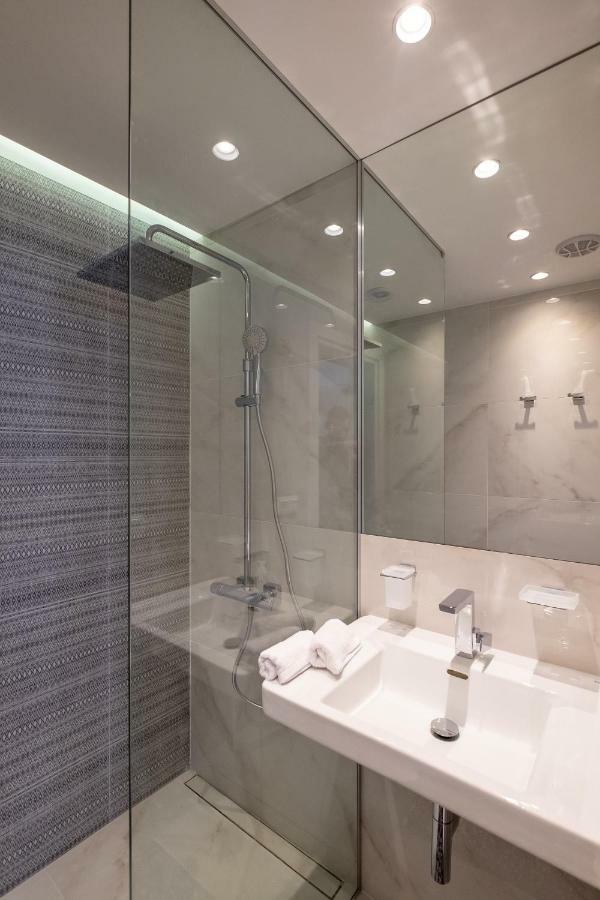 Vitosha Blvd Luxury 2-Bedroom, 2-Bathroom With Balcony Софія Екстер'єр фото