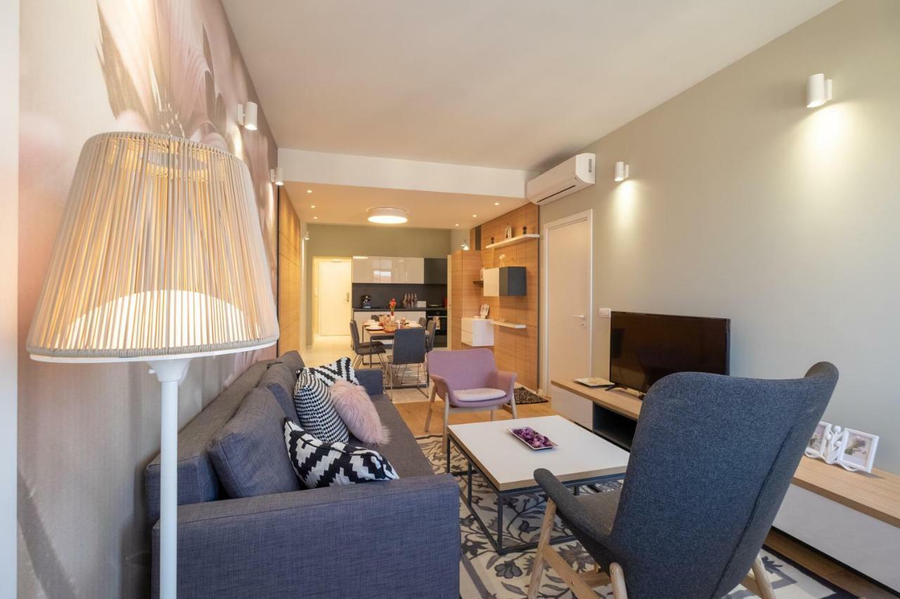 Vitosha Blvd Luxury 2-Bedroom, 2-Bathroom With Balcony Софія Екстер'єр фото