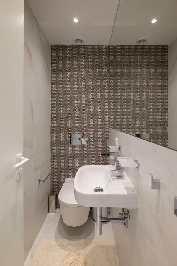 Vitosha Blvd Luxury 2-Bedroom, 2-Bathroom With Balcony Софія Екстер'єр фото