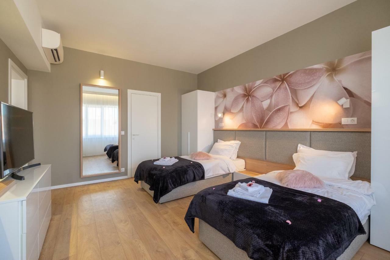 Vitosha Blvd Luxury 2-Bedroom, 2-Bathroom With Balcony Софія Екстер'єр фото