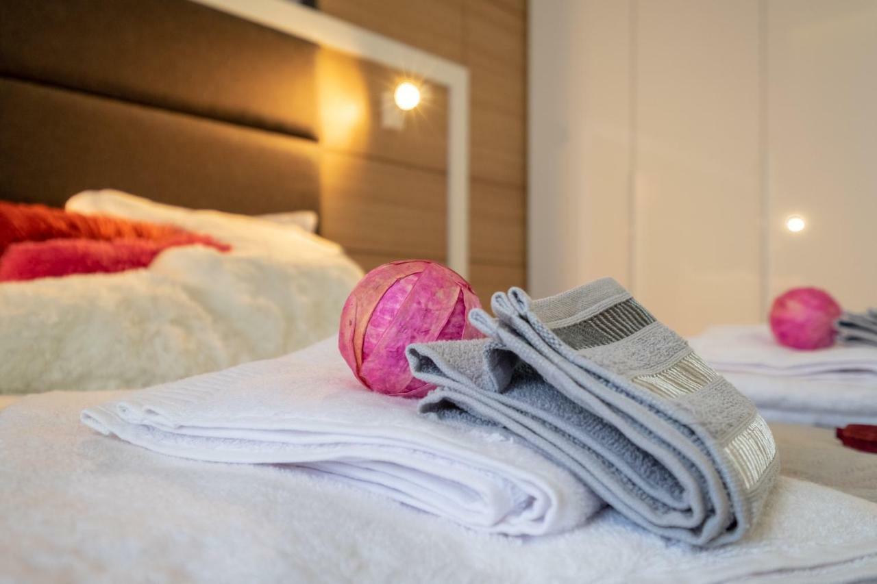 Vitosha Blvd Luxury 2-Bedroom, 2-Bathroom With Balcony Софія Екстер'єр фото