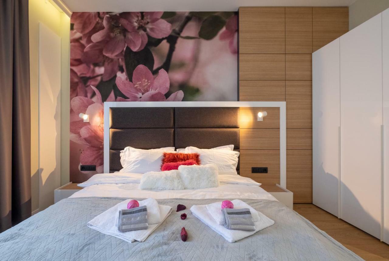 Vitosha Blvd Luxury 2-Bedroom, 2-Bathroom With Balcony Софія Екстер'єр фото