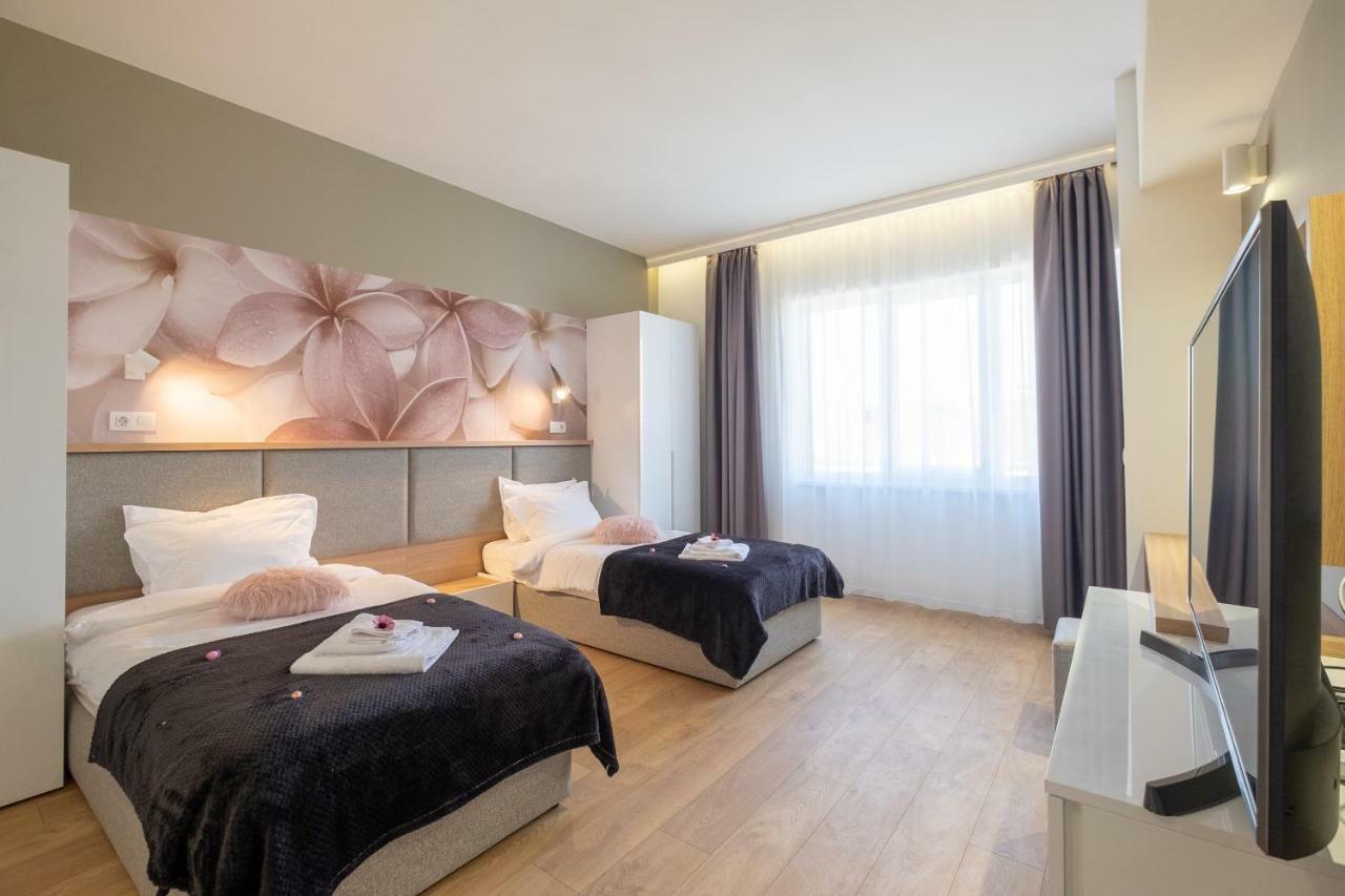 Vitosha Blvd Luxury 2-Bedroom, 2-Bathroom With Balcony Софія Екстер'єр фото