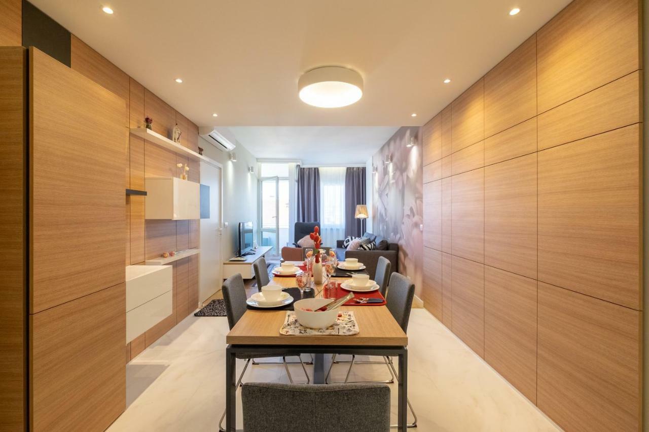 Vitosha Blvd Luxury 2-Bedroom, 2-Bathroom With Balcony Софія Екстер'єр фото